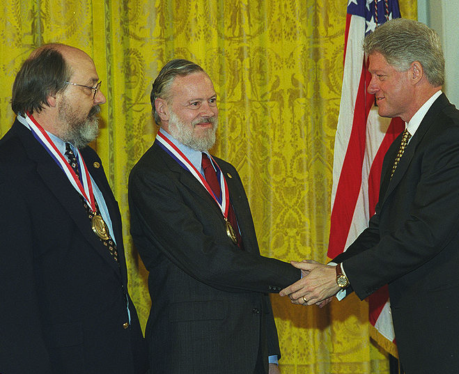 dennis-ritchie-with-bill-clinton1